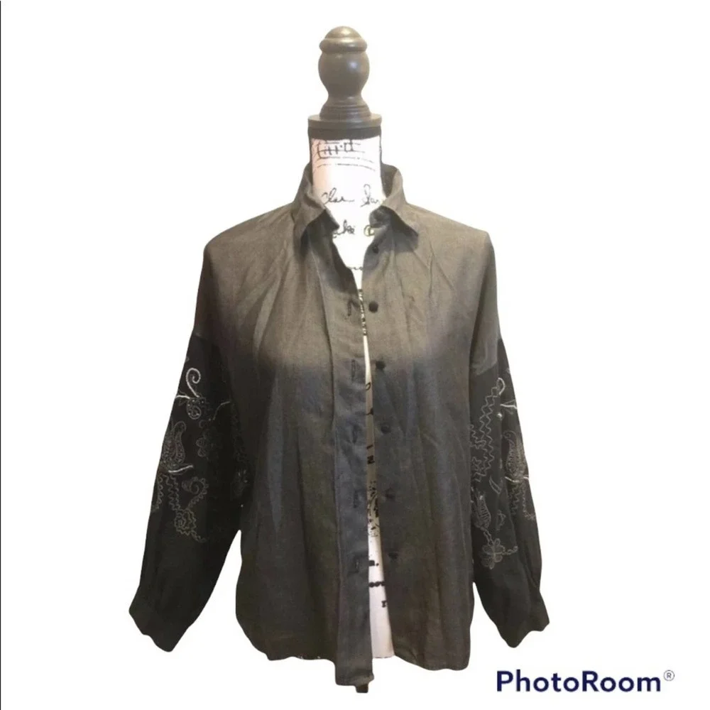 Zara Peasant button down shirt embroidery black Size XSmall Chambray Y2K